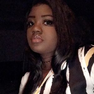 Meet your Posher, Tia